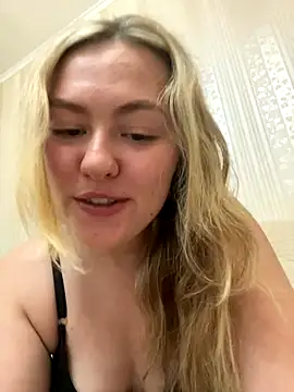 Snapshot of SunshineEmma chatting on 09-24-25, 09:40 SunshineEmma online show from 09-24-25, 09:40