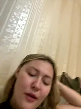 Snapshot of SunshineEmma chatting on 10-07-25, 11:46 SunshineEmma online show from 10-07-25, 11:46