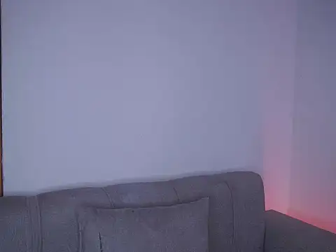 Jenner   online show from 11-25-25, 09:04