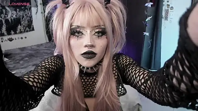 GothKitten666 online show from 07-17-26, 06:31