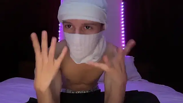 Snapshot of holydirt_luxeno1 chatting on 09-16-25, 04:19 holydirt luxeno1 online show from 09-16-25, 04:19