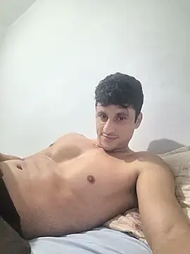 Snapshot of Caiostripchat chatting on 07-07-26, 03:20 Caiostripchat online show from 07-07-26, 03:20