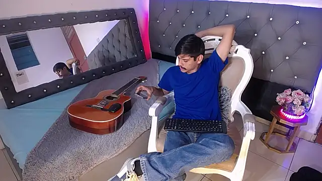 Charlie Cock  online show from 09-09-25, 03:39