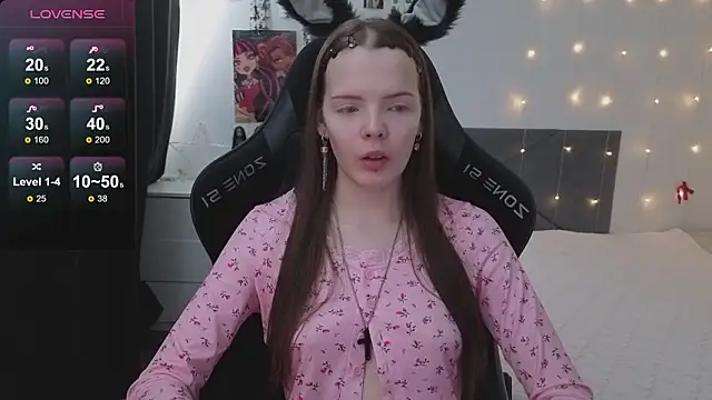 Luna Navy online show from 02-15-26, 07:51