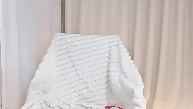 Vessi-babe online show from 12-20-25, 05:25