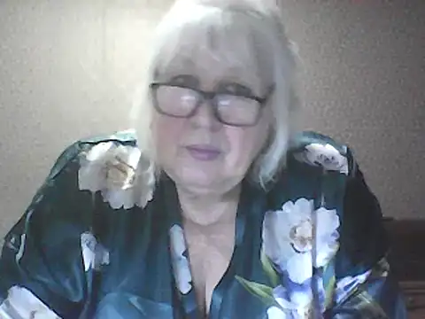 Snapshot of Alexia64231 chatting on 02-10-26, 03:49 Alexia64231 online show from 02-10-26, 03:49