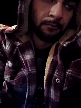 Julians26ne online show from 04-18-26, 01:59