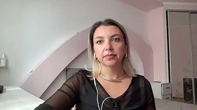 Snapshot of Beautysoul_ chatting on 09-12-25, 09:09 Beautysoul  online show from 09-12-25, 09:09