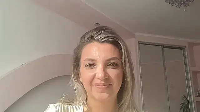 Snapshot of Beautysoul_ chatting on 09-18-25, 11:23 Beautysoul  online show from 09-18-25, 11:23