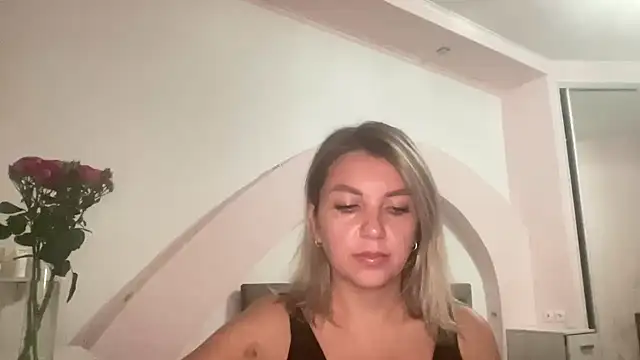 Snapshot of Beautysoul_ chatting on 09-24-25, 04:43 Beautysoul  online show from 09-24-25, 04:43