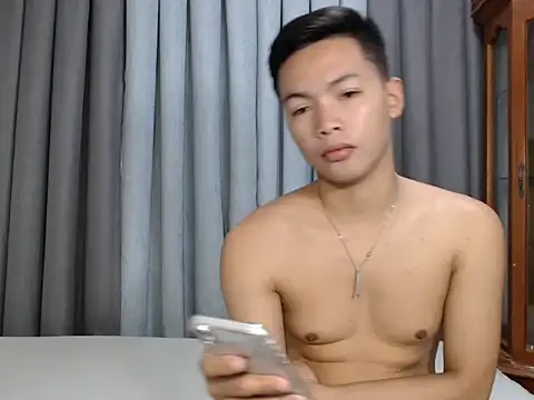 hot emman online show from 10-31-25, 12:55