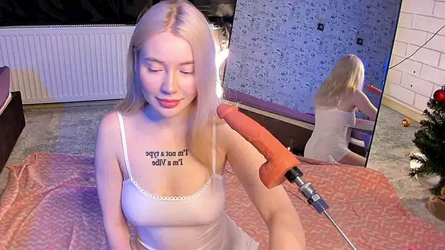 Lillie Berry online show from 02-11-26, 04:50