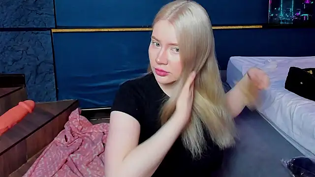 Lillie Berry online show from 03-17-26, 04:50