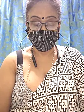 sweet-lotus online show from 11-17-25, 04:46