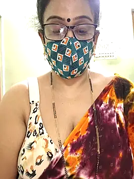 sweet-lotus online show from 12-23-25, 05:16