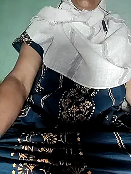 Hotty-Monaa online show from 11-20-25, 04:51