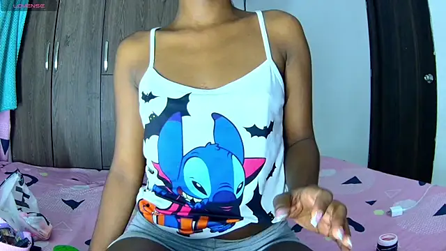 Snapshot of shantall_ebony1 chatting on 10-12-25, 07:29 shantall ebony1 online show from 10-12-25, 07:29