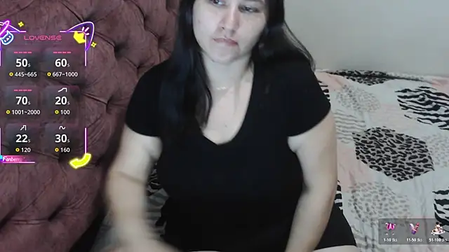 Snapshot of victoriadaniela chatting on 12-18-25, 10:27 victoriadaniela online show from 12-18-25, 10:27