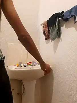 Snapshot of gemini_loops chatting on 03-28-26, 07:57 gemini loops online show from 03-28-26, 07:57