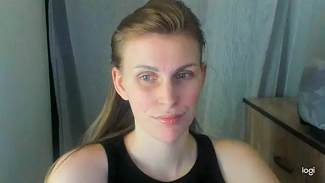 Snapshot of JuliaMuuun chatting on 06-25-26, 09:19 JuliaMuuun online show from 06-25-26, 09:19