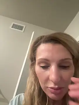 Snapshot of BaddieBossXX2 chatting on 04-01-26, 08:15 BaddieBossXX2 online show from 04-01-26, 08:15