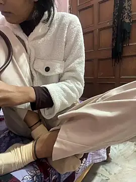 Snapshot of Sandhya_77 chatting on 11-27-25, 05:31 Sandhya 77 online show from 11-27-25, 05:31