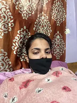 Snapshot of Sandhya_77 chatting on 12-14-25, 05:35 Sandhya 77 online show from 12-14-25, 05:35