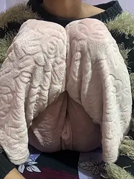 Snapshot of Sandhya_77 chatting on 12-21-25, 05:58 Sandhya 77 online show from 12-21-25, 05:58