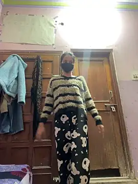 Snapshot of Sandhya_77 chatting on 01-17-26, 06:18 Sandhya 77 online show from 01-17-26, 06:18