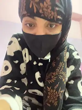 Snapshot of Sandhya_77 chatting on 02-03-26, 06:40 Sandhya 77 online show from 02-03-26, 06:40