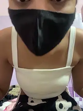 Snapshot of Sandhya_77 chatting on 02-07-26, 05:55 Sandhya 77 online show from 02-07-26, 05:55