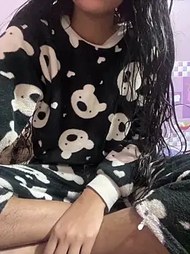 Snapshot of Sandhya_77 chatting on 02-14-26, 05:48 Sandhya 77 online show from 02-14-26, 05:48