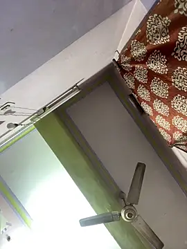 Snapshot of Sandhya_77 chatting on 03-05-26, 06:09 Sandhya 77 online show from 03-05-26, 06:09