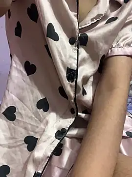 Snapshot of Sandhya_77 chatting on 03-09-26, 05:55 Sandhya 77 online show from 03-09-26, 05:55