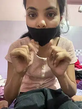 Snapshot of Sandhya_77 chatting on 03-30-26, 05:52 Sandhya 77 online show from 03-30-26, 05:52