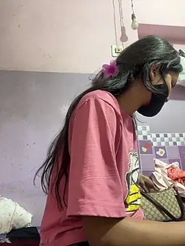 Snapshot of Sandhya_77 chatting on 04-05-26, 05:59 Sandhya 77 online show from 04-05-26, 05:59