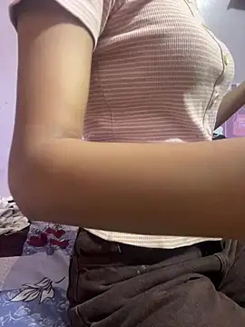 Snapshot of Sandhya_77 chatting on 04-08-26, 06:13 Sandhya 77 online show from 04-08-26, 06:13