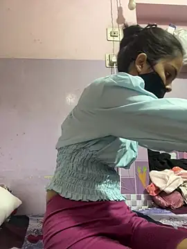 Snapshot of Sandhya_77 chatting on 04-09-26, 06:02 Sandhya 77 online show from 04-09-26, 06:02