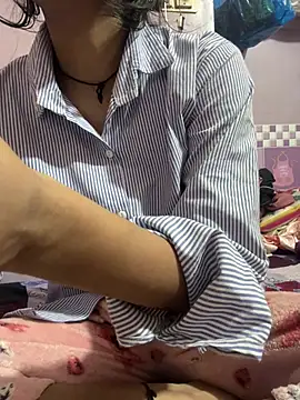 Snapshot of Sandhya_77 chatting on 04-12-26, 06:07 Sandhya 77 online show from 04-12-26, 06:07