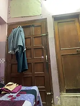 Snapshot of Sandhya_77 chatting on 04-15-26, 06:09 Sandhya 77 online show from 04-15-26, 06:09