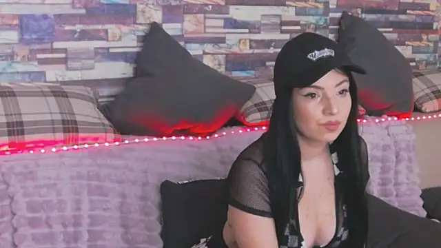 GrayLunna online show from 10-23-25, 06:45