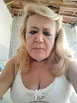 Snapshot of Belladama61 chatting on 10-14-25, 11:11 Belladama61 online show from 10-14-25, 11:11