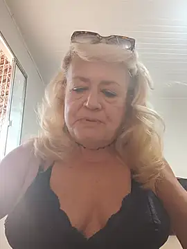 Snapshot of Belladama61 chatting on 07-01-26, 10:17 Belladama61 online show from 07-01-26, 10:17