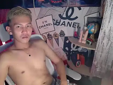 RalfAsian25 online show from 04-09-26, 09:58