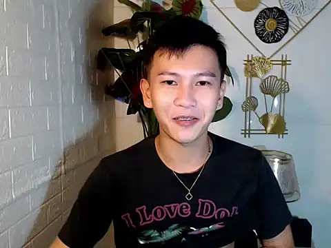 Snapshot of RalfAsian25 chatting on 05-13-26, 06:00 RalfAsian25 online show from 05-13-26, 06:00