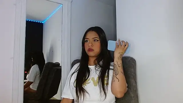 Snapshot of reina_reina chatting on 02-02-26, 02:32 reina reina online show from 02-02-26, 02:32