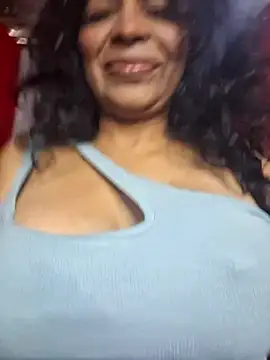 Snapshot of floresblancas chatting on 10-04-25, 12:47 floresblancas online show from 10-04-25, 12:47