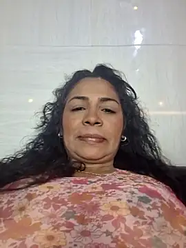 Snapshot of floresblancas chatting on 10-18-25, 12:06 floresblancas online show from 10-18-25, 12:06