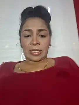 Snapshot of floresblancas chatting on 10-19-25, 11:55 floresblancas online show from 10-19-25, 11:55