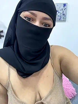 Amyraa  online show from 12-18-25, 12:00